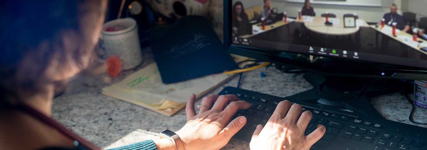Medical practitioner remotely participates in ECHO session