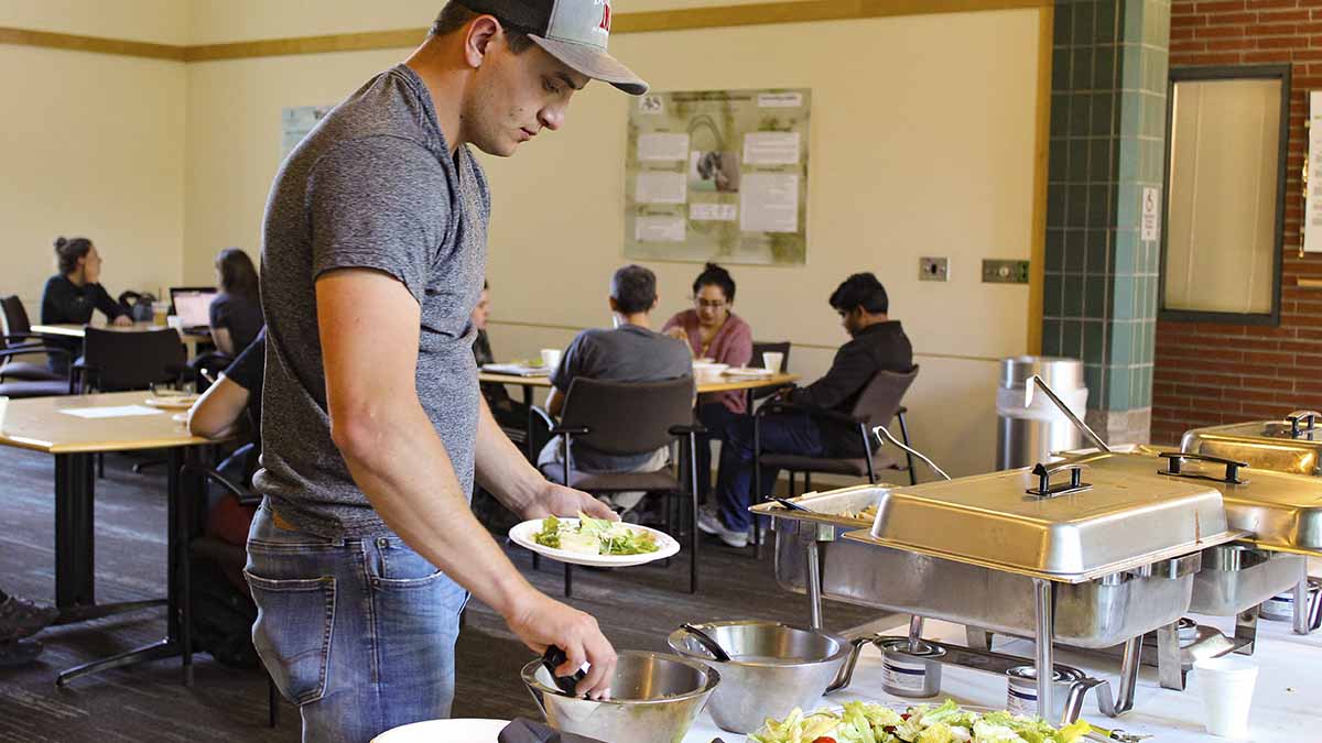 CALS offers students free breakfast and lunch during finals week each semester.