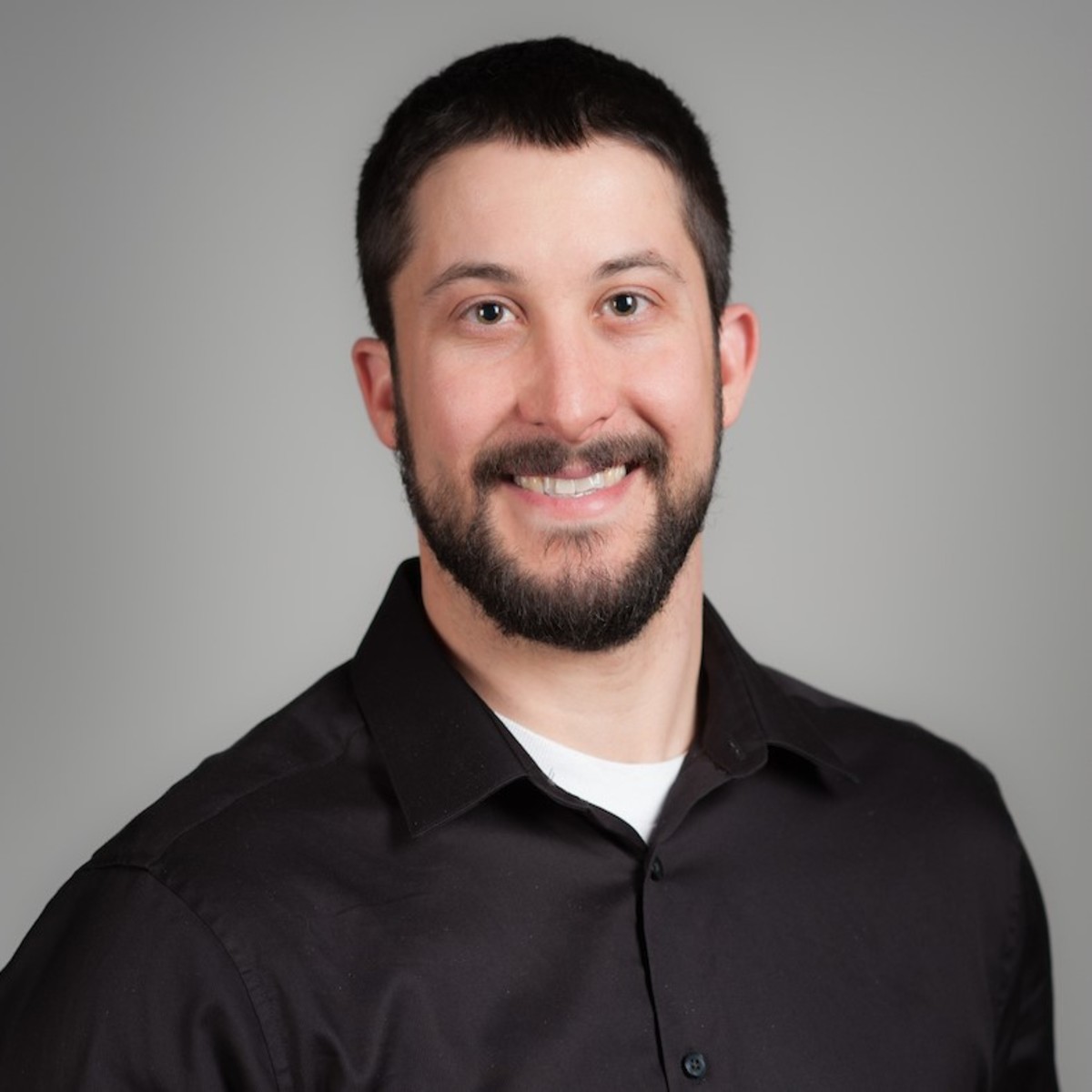 Travis Paveglio, 2021 President’s Mid-Career Faculty Award Winner