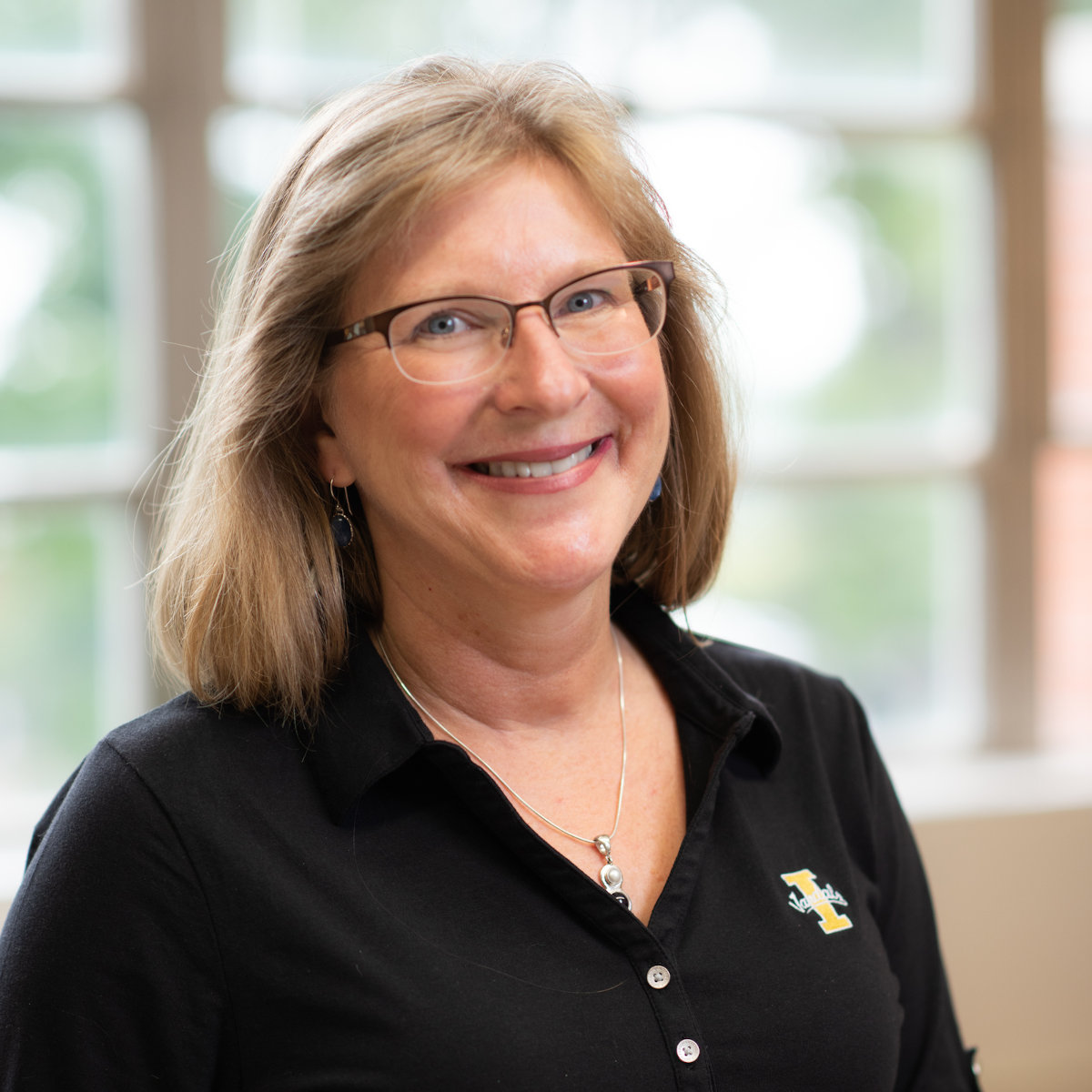 Excellence in Research and Creative Activity Award winner: Michelle (Shelley) McGuire